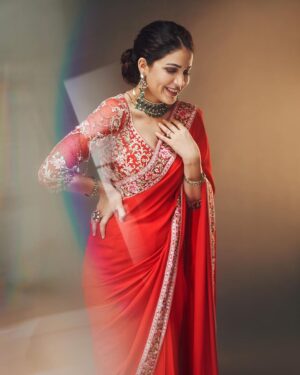 Lavanya Tripathi Instagram - Ye lal rang… ♥️
.
.
.

▫️Styled by:
@ashwin_ash1 & @hassankhan_3 

▫️Saree - @taruntahiliani 

▫️Jewellery @vegasri_goldanddiamonds 

▫️Shot by - @ishan.n.giri