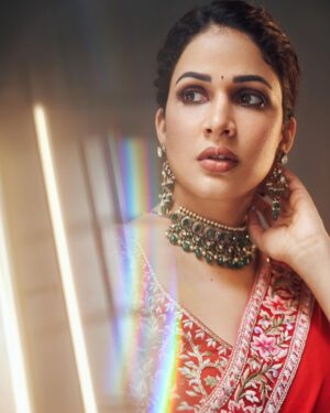 Lavanya Tripathi Instagram - 🧨
.
.
▫️Styled by:
@ashwin_ash1 & @hassankhan_3 

▫️Saree - @taruntahiliani 

▫️Jewellery @vegasri_goldanddiamonds 

▫️Shot by - @ishan.n.giri