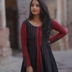 Lavanyaa Instagram - Be limitless , For your dreams🎈 Wearing @instorefashions Photography @karthikha_photography #dream #live #me #model #actress #photoshoot #jaipur #fashion #loveit #style #outdoor #picoftheday #instagood #instagram #instadaily #post #newpost #chennai #vani #mullai #black #blackdress Jaipur, Rajasthan