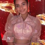 Lavanyaa Instagram - Wowwww. 🤩 #Lavanya as #Mullai 8th Annual Vijay Television Awards - இப்பொழுது ஒளிபரப்பாகிறது நம்ம விஜய் டிவி ல.. #VijayTelevisionAwards #VTA #VijayTelevision