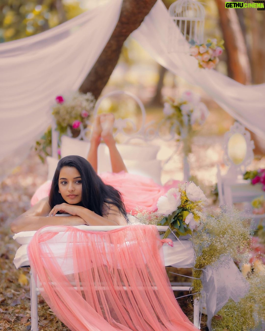 Lavanyaa Instagram - Solitude š¤šš¤ š· @karthikha_photography Costume @sambhaviboutique Concept @styl_by_prathi #woods #solitude #outfits #outdoors #forest #dreamy #pink #lavanya #tamilcinema #flowers #rose #hairstyles #love #travel #outing #trees #intothewild #intothewoods #universe #floral #floraldesign #costume #design #fashion #explore #heaven #live #earth #earthing #photographylovers