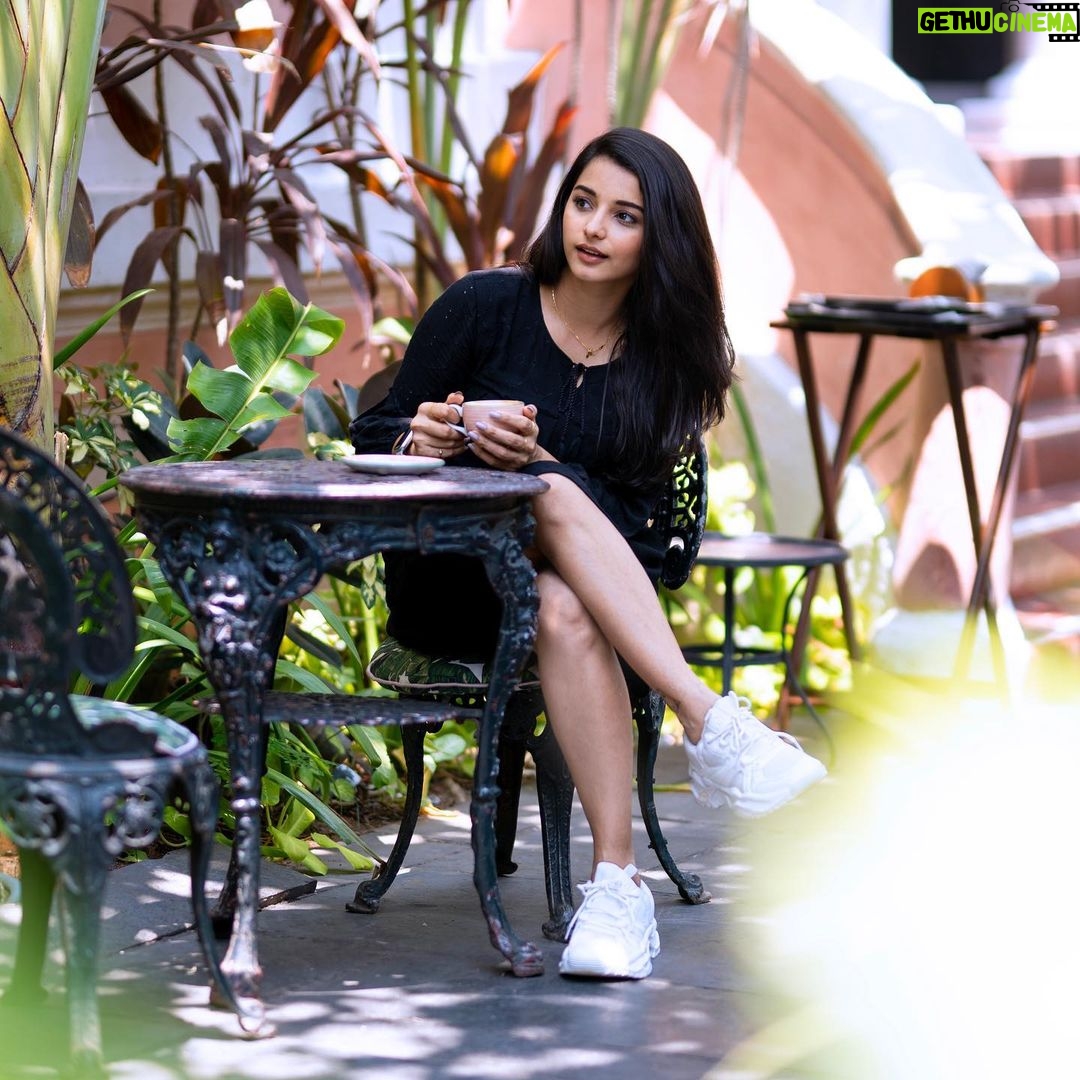 Lavanyaa Instagram - ☕️ 📸 @kanyamedia #coffee #love #tamil #tamilsongs #tamilcinema #tamilsong #cute #ootd #outfits #black #tamilactress #tamilcinema #pondicherry #pondydiaries #poovukkulolinthirukkum #shoes #hairstyles #blackdress #plants #garden #cafe #peace #tamilponnu #model #fashion #fashionblogger #fashionista #fashionmodel #fashionstyle #tamilmodel #chennai Pondicherry,India