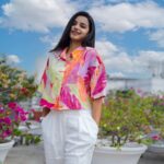 Lavanyaa Instagram - 🤍💖💛💚🤍 📸 @kanyamedia #lavanya #tamil #tamilponnu #ootd #outfitoftheday #fashionstyle #fashion #fashionista #multicolor #chennai #tamilcinema #tamilsongs #love #instagram #instagood #hairstyles #sky #portrait #photooftheday #photography #vijaytvserial #pandianstores #mullai #madurai #airportlook #organicskincare #organic #nomakeup #quotes #girl Chennai, India