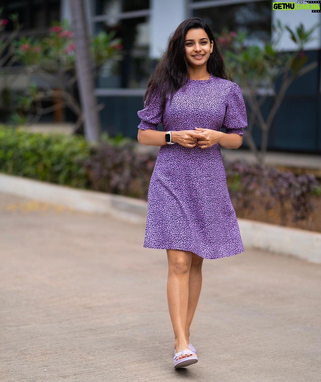 Lavanyaa Instagram - Kindness always comes back π π· @kanyamedia #lavanya #tamil #tamilponnu #priyathamapriyathama #priyathama #telugu #telugusongs #chennai #violet #queenofmadras #coimbatore #lemeridien #explore #fashion #fashionblogger #model #tamilsongs #tamilcinema #kollywood #tamilactress #photography #love #ootd #instagood #chennaiweekend #tamilcinema #vijaytvserial #pandianstores #mullai #sippikulmuthu #friends Le Meridien Coimbatore
