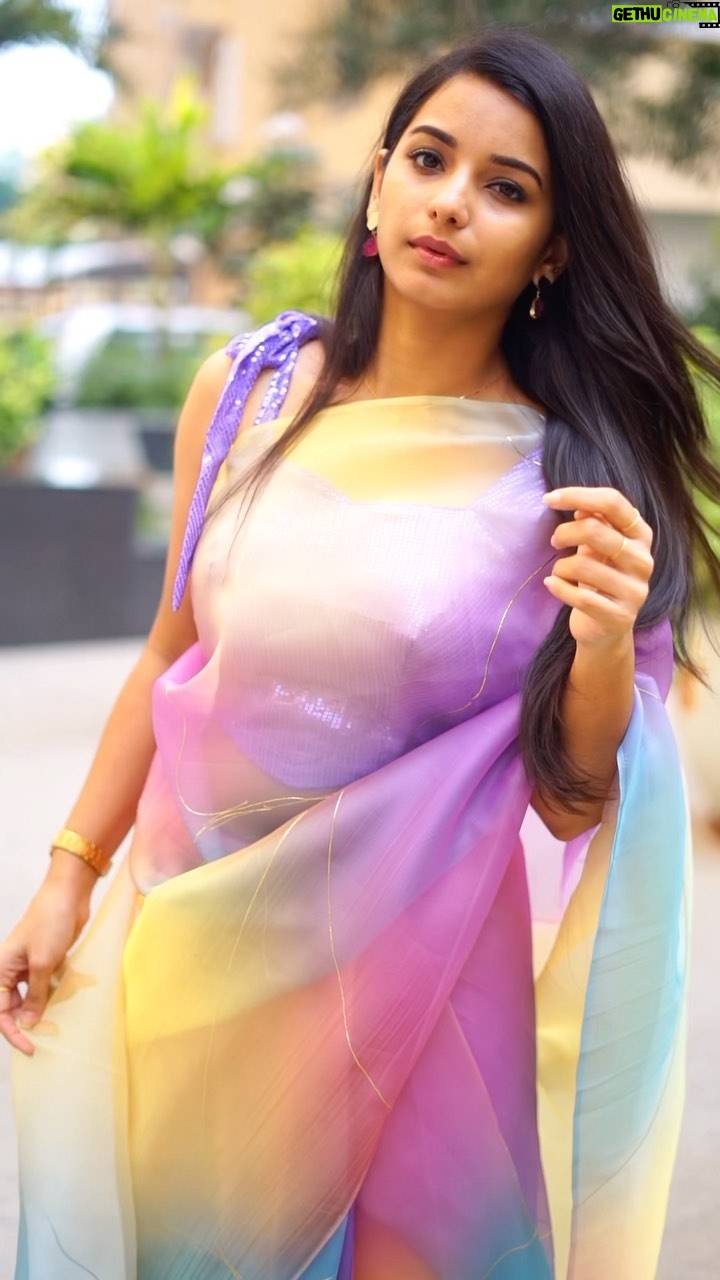 Lavanyaa Instagram - Penpaavai kangal endru poi solluthae 🤍 Saree from @ahanika_fashions Blouse @sambhaviboutique 🎥 @kanyamedia #lavanya #tamil #tamilponnu #tamilcinema #tamilsongs #tamilsong #dada #rajarajacholan #kalloorapaarkum #tamilreels #reels #india #saree #sareelove #indianwedding #indianwear #southindianbride #multicolor #pandianstores #vijaytelevision #vijaytvserial #mullai #kanyamedia #chennai #coimbatore #madurai #trichy #indiancinema #kollywood #tamilactress Chennai, India