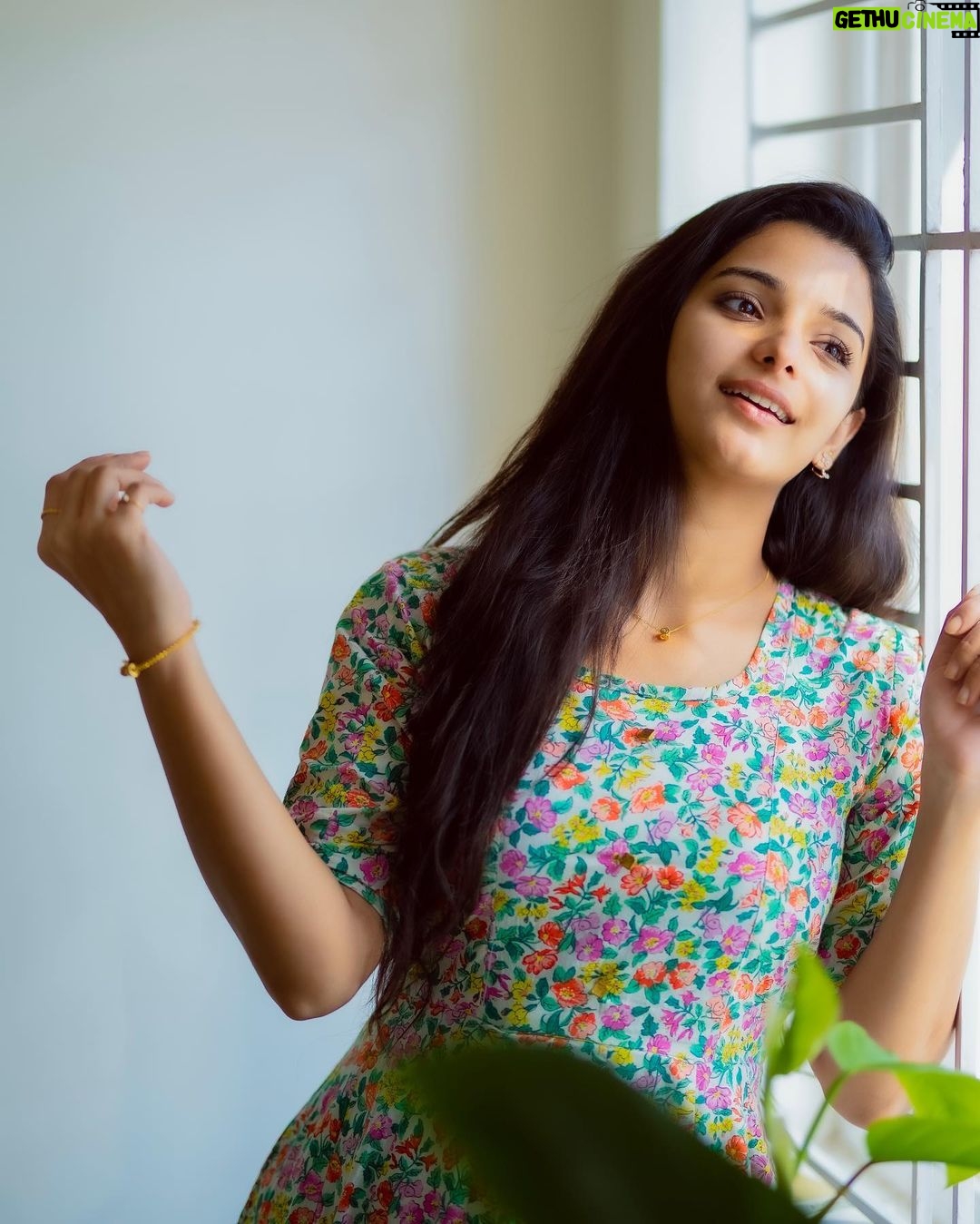 Lavanyaa Instagram - முழுசா உனக்கென நான் வாழுறேன்…🤍 Lovely song @i_am_punith 🥰 📸 @kanyamedia #lavanya #tamil #tamilponnu #tamilcinema #tamilsongs #happysunday #love #vijaytv #pandianstores #mullai #queenofmadras #tamilsong #unpersollaaasaiithaan #vijay #ootd #tiruppur #coimbatore #tvc #ad #photooftheday #instagood #girl #chennai #healthyfood #organicskincare #nomakeup #runbabyrun #varisu #malaysia Tirupur