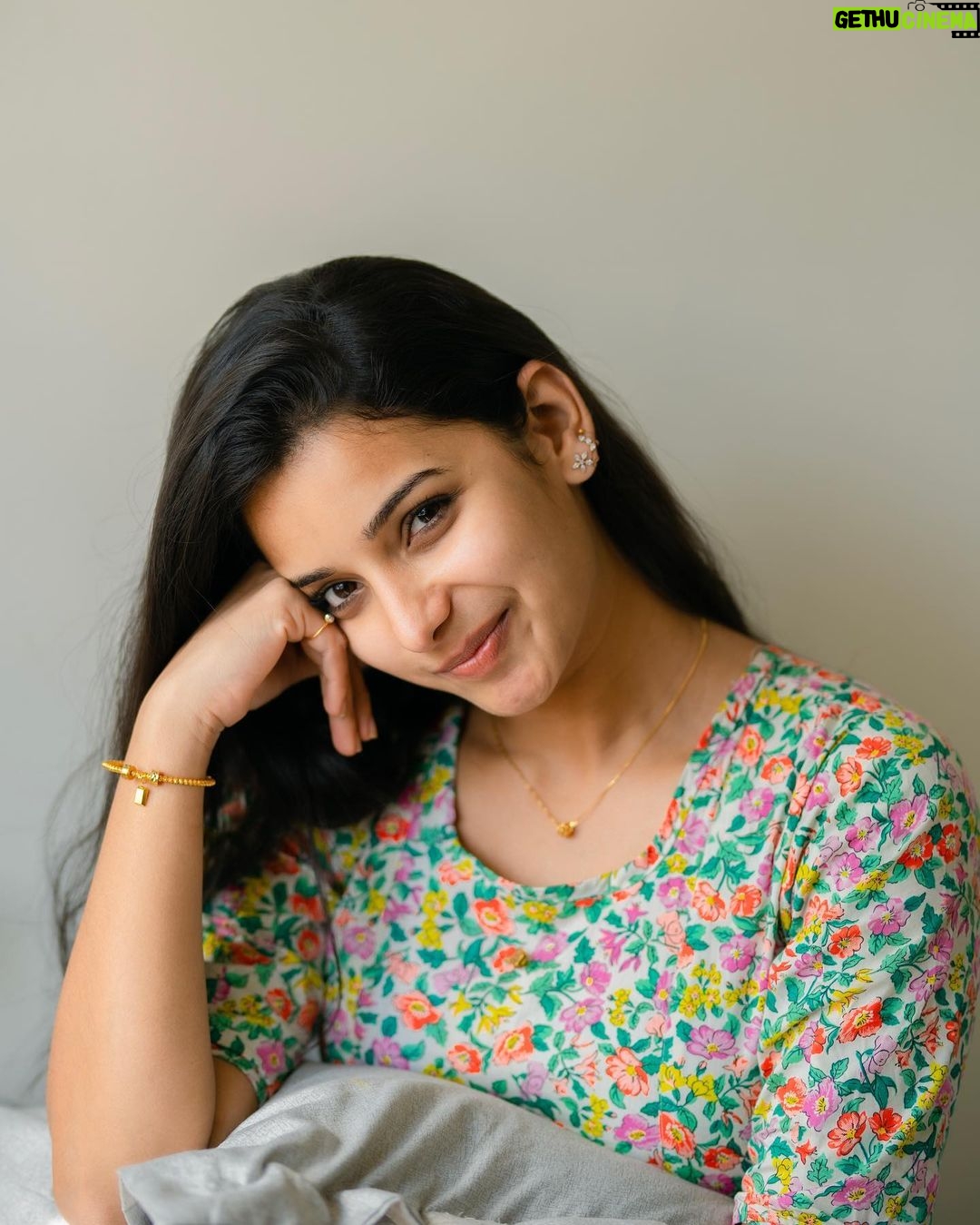 Lavanyaa Instagram - Un per solla aasaidhaan… 🤍 📸 @kanyamedia #lavanya #tamil #tamilponnu #tamilcinema #tamilsongs #happysunday #love #vijaytv #pandianstores #mullai #queenofmadras #tamilsong #unpersollaaasaiithaan #vijay #ootd #tiruppur #coimbatore #tvc #ad #photooftheday #instagood #girl #chennai #healthyfood #organicskincare #nomakeup #runbabyrun #varisu #malaysia Tirupur