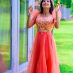 Lavanyaa Instagram - The grass is greener ☘️ where you water it. Outfit from @sambhaviboutique 📸 @kanyamedia #lavanya #tamil #tamilponnu #tamilsongs #tamilcinema #tamilsong #varisu #thunivu #happypongal #pongal #vijaytvserial #vijaytv #vijaytelevision #pandianstores #mullai #sippikulmuthu #queenofmadras #superqueen #frock #resort #pollachi #coimbatore #chennai #selfmakeup #influencer #tamilinfluencer #chennaimemes #goodmorning #ootd #outfitoftheday Pollachi