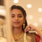 Lavanyaa Instagram - A sweet and traditional festival like Pongal deserves to be celebrated with traditionally handcrafted clothes from our skilled weavers! Enjoy the festival season with a sweet shopping trip to Super Saravana Stores and wear your favourite traditional designs this Pongal! @supersaravanastores @superjewelleryindia Call us at: 78239 13777, 78239 23777 #happypongal #suryapongal #bhogi #indianfestival #indianholiday #pongalseason #pongal #holidaystyle #holidayshopping #nye #newyearstyle #style #trends #superstore #supersilks #silk #kidswear #festivalcollection #supersaravanastores #newcollections #shop #shopping #quality #chennai #saree #womenswear #chic #styles #instastyles Madurai - நம்ம மதுரை
