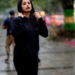 Lavanyaa Instagram - hello winter ❄️ 📷 @kanyamedia #winter #winteroutfit #winterfashion #mandouscyclone #welcomedecember #rain #rainyday #hoodie #streetstyle #streetphotography #portraitphotography #photography #chennai #chennairains #tamilponnu #lavanya #pandianstores #mullai #sippikulmuthu #queenofmadras #kanya #nomakeup #birthday #shoes #elevenparis #vijaytv #photooftheday #ootd #outfitoftheday #fashion Chennai, India