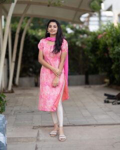 Lavanyaa Instagram - Being grateful for every single stage of life🤞🏻 Outfit @sambhaviboutique #gratefullness #great #life #stage #lifestyle #lifequotes #pink #chudi #ramya #vmo #office #instagood #instadaily #instamood Chennai, India