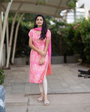 Lavanyaa Instagram - Being grateful for every single stage of life🤞🏻

Outfit @sambhaviboutique 
#gratefullness #great #life #stage #lifestyle #lifequotes #pink #chudi #ramya #vmo #office #instagood #instadaily #instamood
