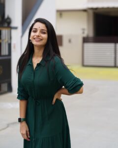 Lavanyaa Instagram - Sometimes the little things in life are more than enough . Photography @kanyamedia #candid #posed #photography #green #veramarioffice #ramya #aha #ahatamil Coimbatore, Tamil Nadu