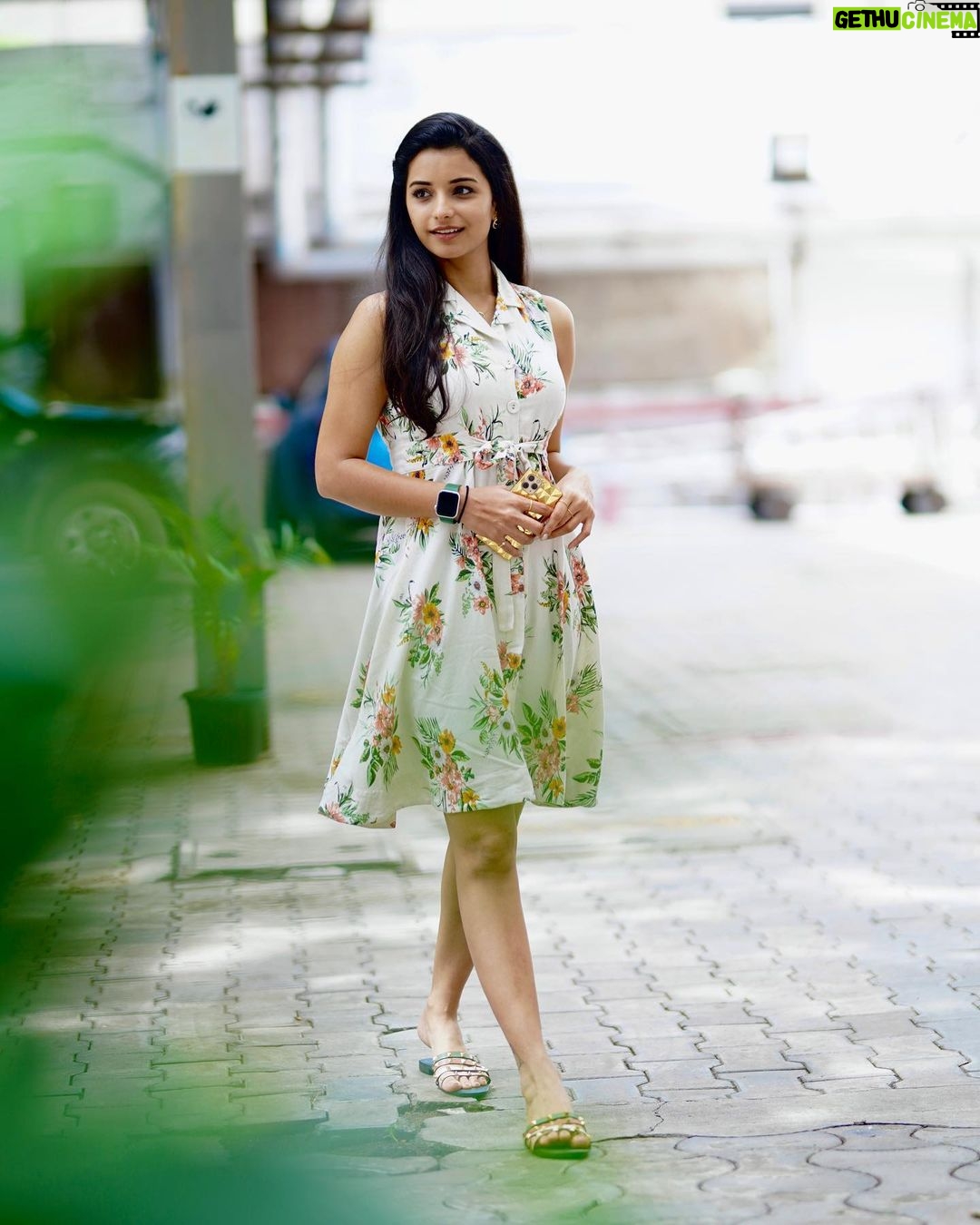 Lavanyaa - 73.7K Likes - The sky is yours even if you’re learning to fly.
#life #lifestyle #quotes #happy #meaningful #white #fav #lavanya #instagood #instagram #gasolina