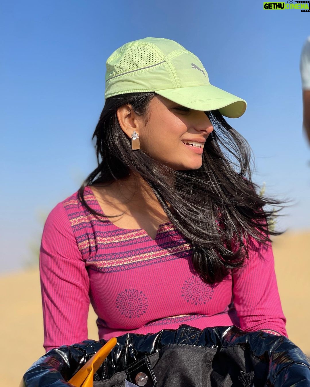 Lavanyaa Instagram - Padugira manasukkul manasukkul asaigal miga athigam😇 #jaipur #jaipurdiaries #instore #shoot #desert #sand #sanddesert #india #north #travel #trendingreels #jaisalmer Jaisalmer, Rajasthan