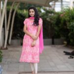 Lavanyaa Instagram - Being grateful for every single stage of life🤞🏻 Outfit @sambhaviboutique #gratefullness #great #life #stage #lifestyle #lifequotes #pink #chudi #ramya #vmo #office #instagood #instadaily #instamood Chennai, India