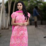 Lavanyaa Instagram - Being grateful for every single stage of life🤞🏻 Outfit @sambhaviboutique #gratefullness #great #life #stage #lifestyle #lifequotes #pink #chudi #ramya #vmo #office #instagood #instadaily #instamood Chennai, India