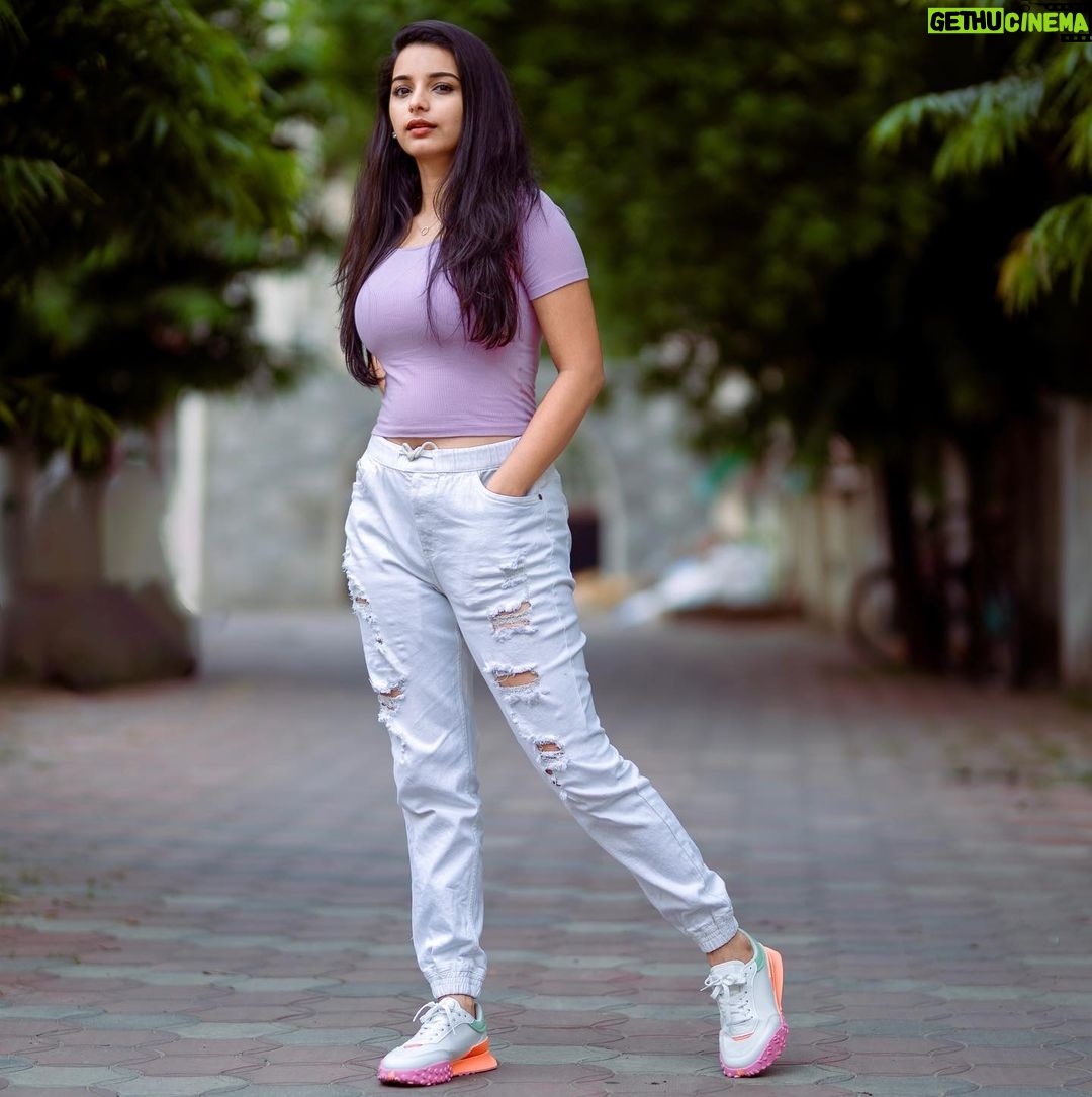 Lavanyaa - 75.1K Likes - 💜
📷 @kanyamedia
#lavanya #tamil #tamilcinema #tamilactress #kadhalpsycho #fashionstyle #fashion #tamilsong #fashionista #peace #veramaariofficeonaha #lavanyaa