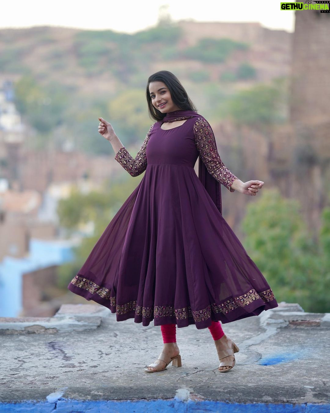 Lavanyaa Instagram - New Arrivals!!! Shop at instore.co.in Outfit: @instorefashions In frame: @lavanyaa_official 📸: @kavinilavan_filmmaker @karthikha_photography @_dharun_eevin_ @ranjith_ranil #instorefashions #shopping #trendingreels #trendingoutfits Jodhpur - The Blue Heaven