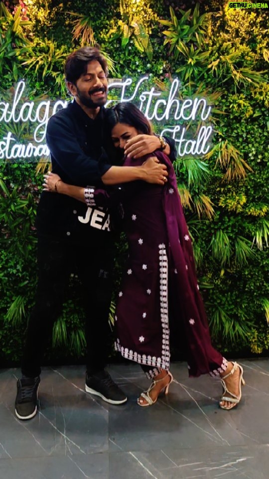 Leesha Instagram - Nuvvenaa Nuvvenna with @leesha_eclairs #rightfilm #right #kaushalright #kaushal89 #kaushalmandareels