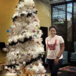 Lena Kumar Instagram - Merry Christmas my dear IG family 🤗🎄❤️ #christmas #holiday #love #life #joy #christmastree #cheer