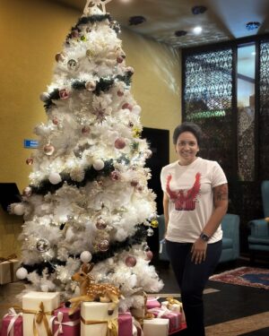 Lena Kumar Instagram - Merry Christmas my dear IG family 🤗🎄❤️

#christmas #holiday #love #life #joy #christmastree #cheer