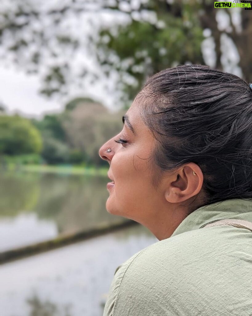 Leona Lishoy Instagram - Coming to terms with my travel partner - flu 🤧 . . #travelgram Victoria Memorial, Kolkata
