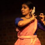 Leona Lishoy Instagram - Yasodhara ❣️ “An ideal daughter, an ideal woman, an ideal wife and presumably an ideal mother” . . . @kalyanee_mulay and I put up this show at @natanakairali with exactly one day’s rehearsal. With our constant support and cheerleaders @anjupeter_nrityankanam & @ameenashanavas80 who are also exceptional Mohiniyattam dancers, we got some genuine feedback and inputs that helped us discover Yasodhara in the shortest time we had. There were so many things magical about this evening- the stage, Venu sir and @kapilavenu in the audience, the warmth of Anju chechi and Ameena chechi, the undying spirit of Kalyanee and her belief in me, and the pure joy that comes with this tediously beautiful process ♥️ Thank you 🙏 Lighting -Rishab Music- Rajeevettan Costume- Anju chechi Accessories- Ameena chechi Hair- Amma 📸 @manojparameswaran Natanakairali