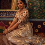 Leona Lishoy Instagram - Even in the softest woman, resides a great spirit A warrior, who fights for what she wants A wanderer, who breaks free of the chains of expectations A queen, who lives life on her own terms. . . Have you watched Zamani yet? Link in bio :) 📸 @pournami_mukesh_photography MUAH @ashif_marakkar Accessories @ladies_planet_ Styling @styledbyzoya_ Costume @designmecochin