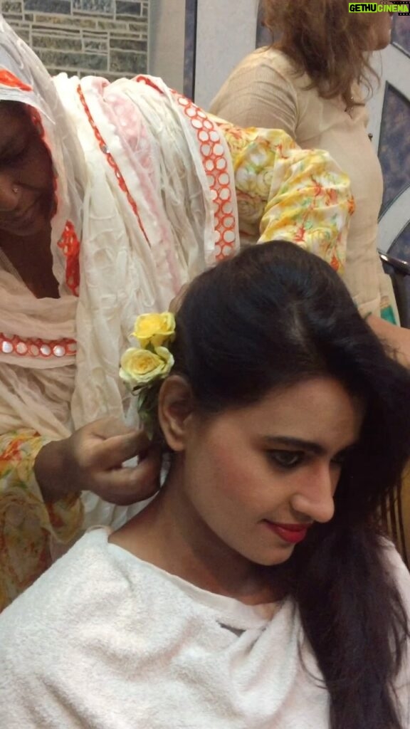 Leslie Tripathy Instagram - @shamim_dhamaskar Celebrity Hairstylist and makeup artist, Shamim ji founder of many beauty schools in Mumbai empowering teaching young women to be independent through her NGO. Celebrating women power. Happy Kartik Purnima frends Mumbai, Maharashtra