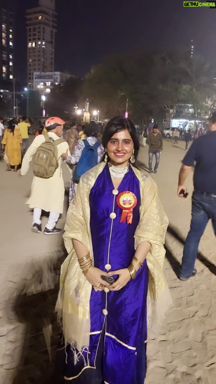 Leslie Tripathy Instagram - Mahaaarti of Shri Mahavir Prabhu at Girgaon Chowpati, Mumbai. Hindu #newyear 🎉🙏⭐️🪔 happy new year Mumbai, Maharashtra