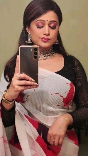 Lipi Mohapatra Instagram - ❤️❤️❤️
.
.
#lipimohapatra #trending #Goodnight #instalike #instagram