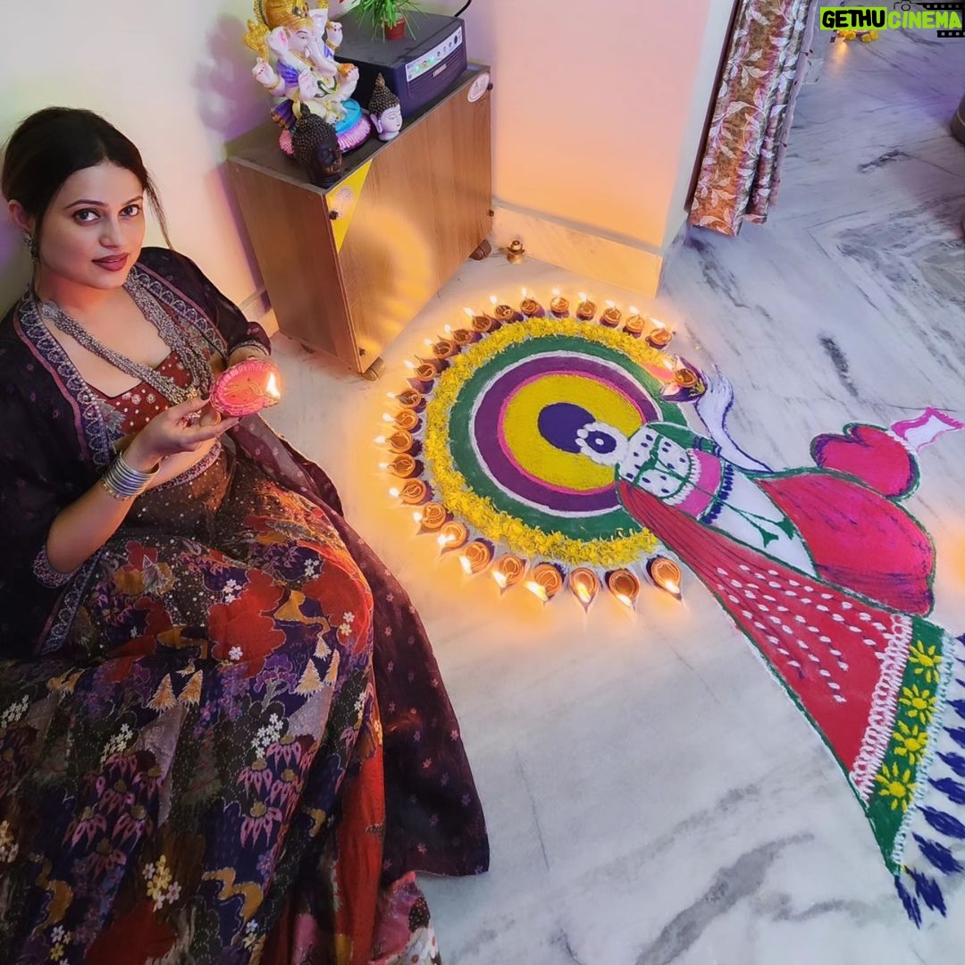 Lipi Mohapatra - 14.8K Likes - Diwali vibes 🪔😊🪔
.
.
#Diwali #lipi #trending #festivlook #CelebrationVibes #celebration #happysoul #happydiwali #happyvibes #vibes #family #actress #didino1 #festival #festive #trend #diwali