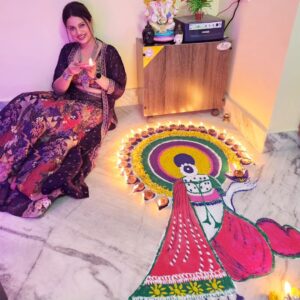 Lipi Mohapatra Instagram - Diwali vibes 🪔😊🪔
.
.
#Diwali #lipi #trending #festivlook #CelebrationVibes #celebration #happysoul #happydiwali #happyvibes #vibes #family #actress #didino1 #festival #festive #trend #diwali