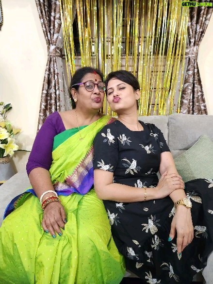 Lipi Mohapatra - 19K Likes - Mere ho mere tum🫰🫶
.
.
#lipi #maa #momlove #birthday #CelebrationVibes #intamood #instalike #instalove #homesweethome #instagram #trending #Durgapuja #2023