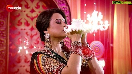 Lipi Mohapatra Instagram - "ଦିଦି ନମ୍ବର-1" Season 2 , ପ୍ରତିଦିନ ସନ୍ଧ୍ୟା 5 ଟାରେ କେବଳ ଜୀ ସାର୍ଥକରେ| #DidiNo1 #DidiNo1Season2 #OdiaDidiNo1 #LipiMohapatra #gameshow #OdiaGameShows #ZeeOnTheGoReels #ZeeSarthak