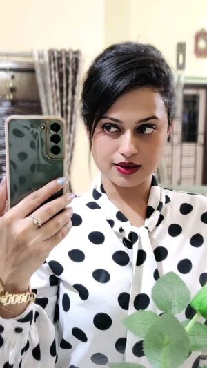 Lipi Mohapatra Instagram - Akhiyon se goli maare 😉
.
.
#lipi #reelstime #lipimohapatra #rabinatandan #trending #viralreels #reeitfeelit #90s #reels #reelsindia #hindisongs #reelinstagram
