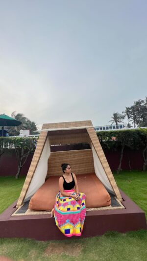 Lipsa Mishra Instagram - It feels good to be lost in the right direction😊 #travel #travelphotography #gopalpurmayfair #actorslife #instareels #lipsamishra #lipsamishraactor