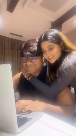 Lipsa Mishra Instagram - Purse Tak bhi naheen choda🤣