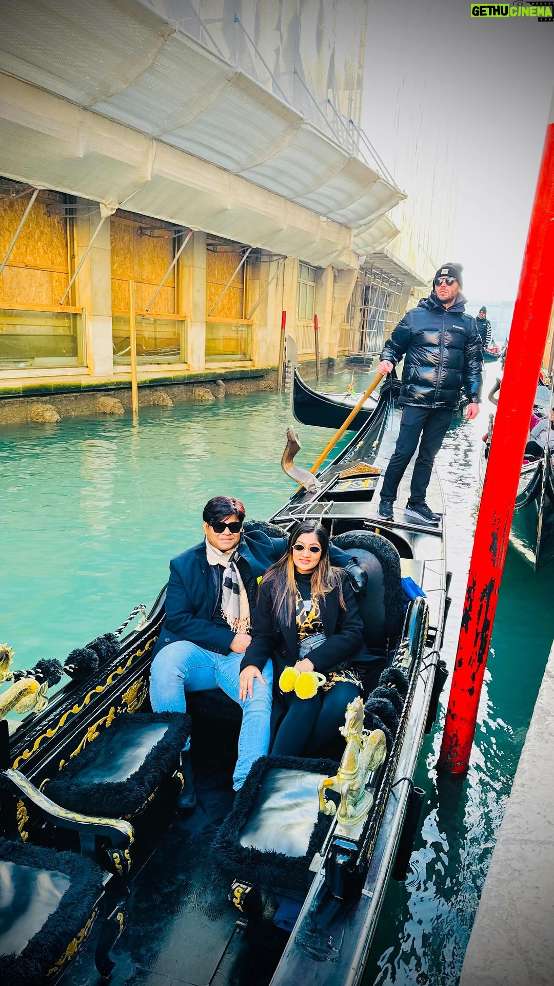 Lipsa Mishra Instagram - #venice #veniceitaly #couple #couplegoals #happy #traveldairies Venice, Italy - Veneza, Italia