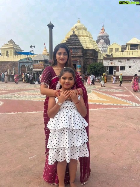 Lipsa Mishra Instagram - Puri jaganath mandir #jaganath #jaganathpuri #jaganathtemple #temple #puri #travel #odisha