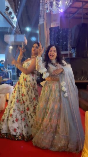 Lipsa Mishra Instagram - Back stage Masti #zeesarthaksansarawards2023