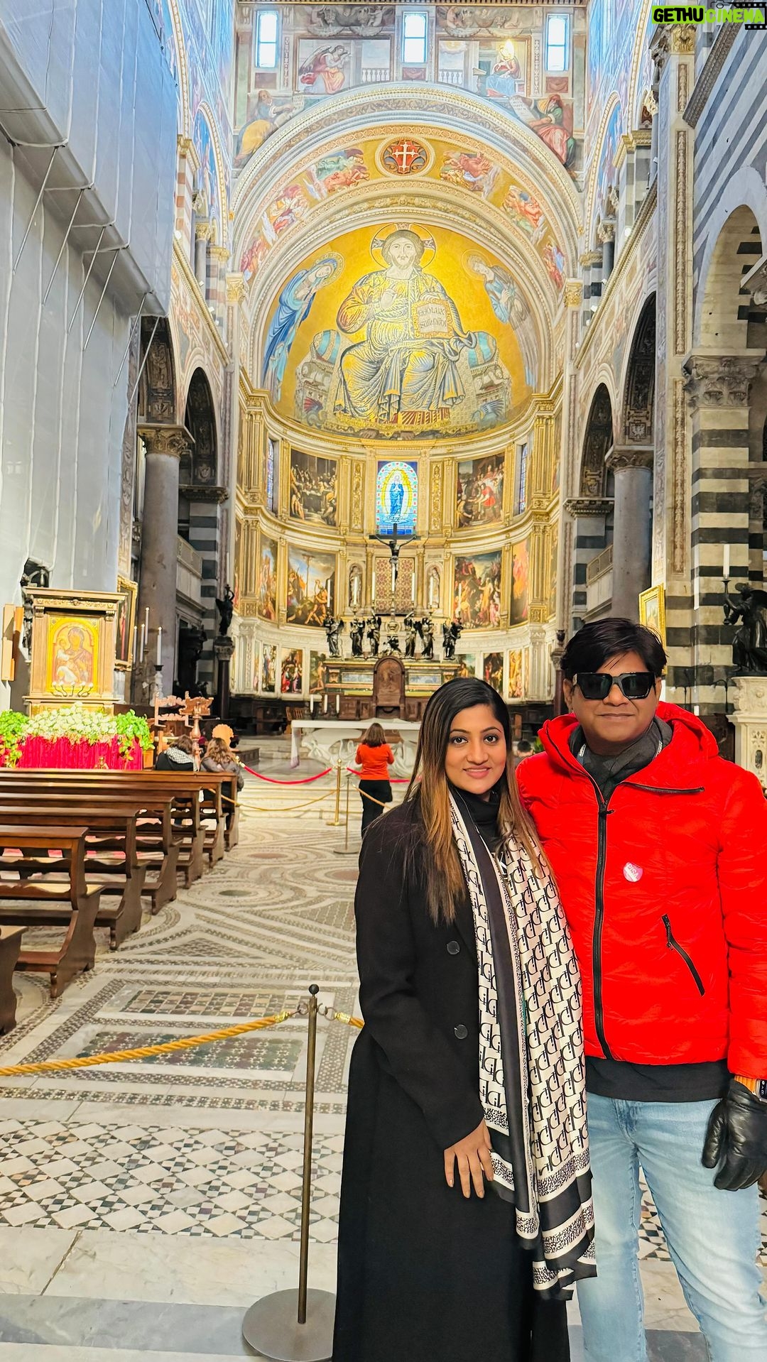 Lipsa Mishra Instagram - A Day in Florence #italy #italytravel #italytrip #florence #travel #traveldairies #eurotrip #couplegoals #lipsamishra #lipsamishraactor Florence, Italy