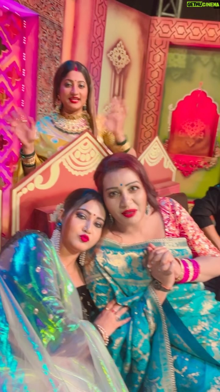 Lipsa Mishra Instagram - Many many happy returns of the day Happy Birthday to you @mohantysmita25 @lipssamishrra @zeenasamalpanigrahy @srikantgautamofficial