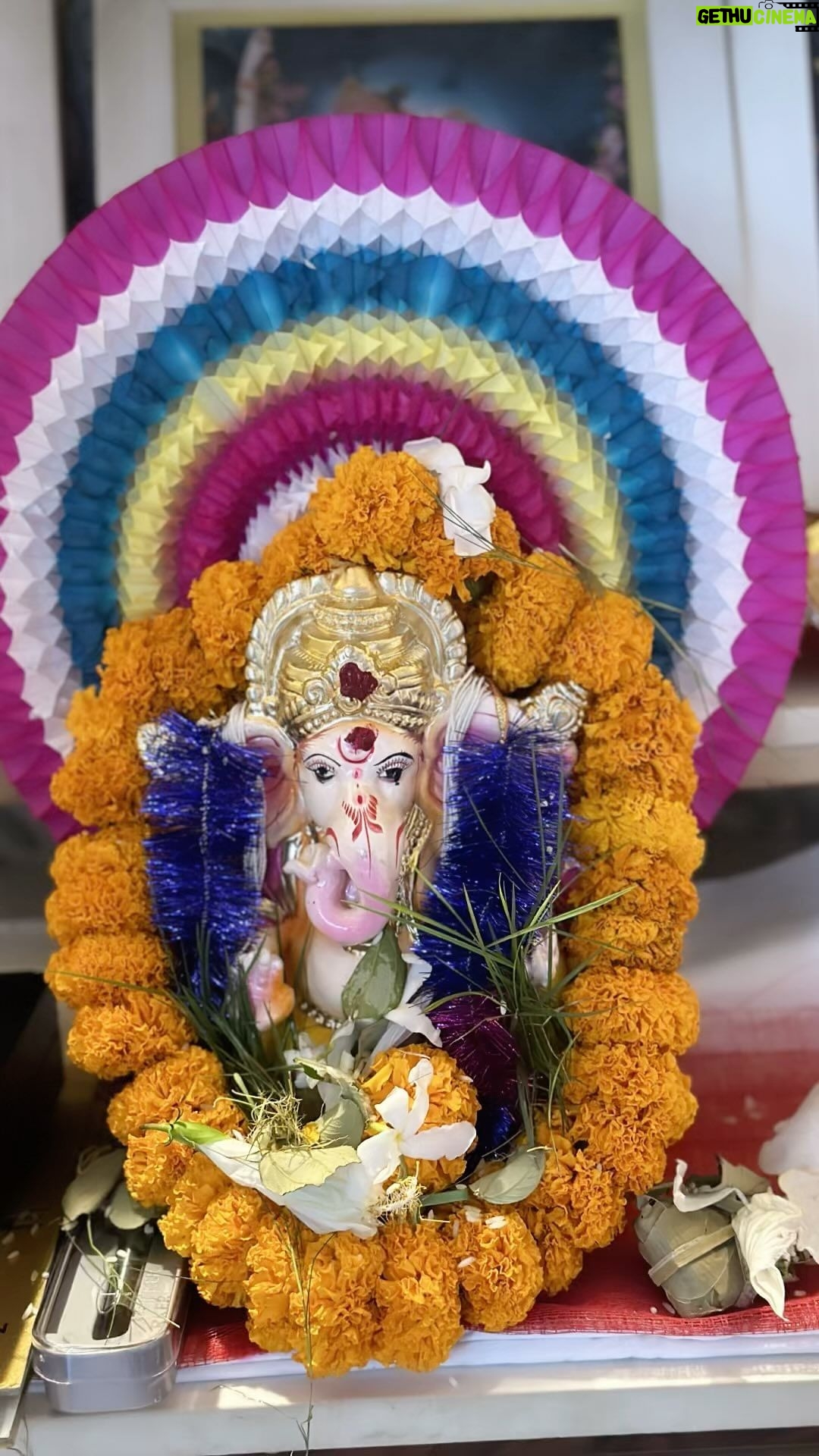 Lipsa Mishra Instagram - Happy Ganeshchaturthi From Acharya Family😊🙏