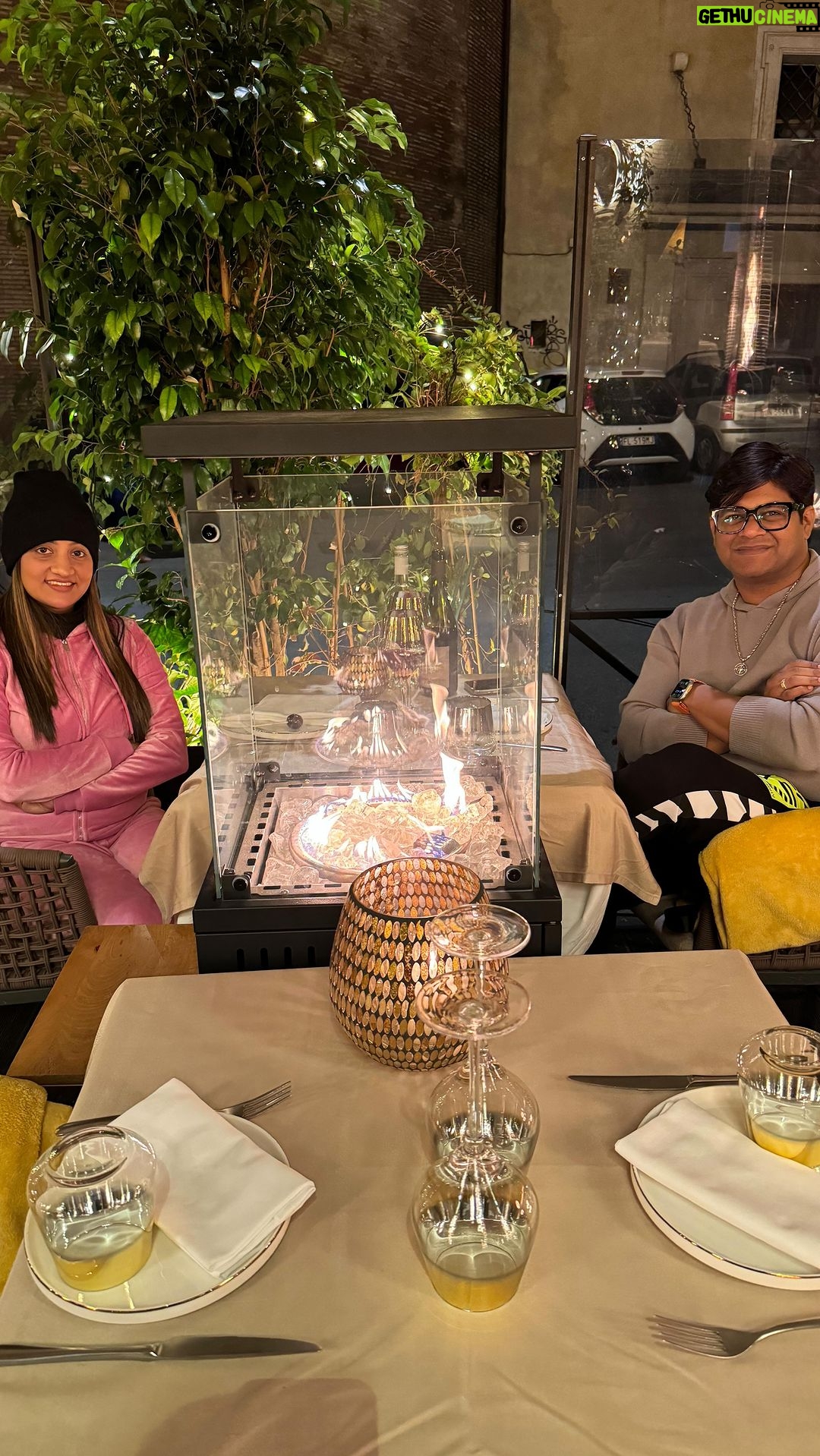 Lipsa Mishra Instagram - #rome #romecity #colosseum #romanforumandpalentinehill #eurotrip #traveldairies #couple #couplegoals #lipsamishra #lipsamishraactor Rome, Italy