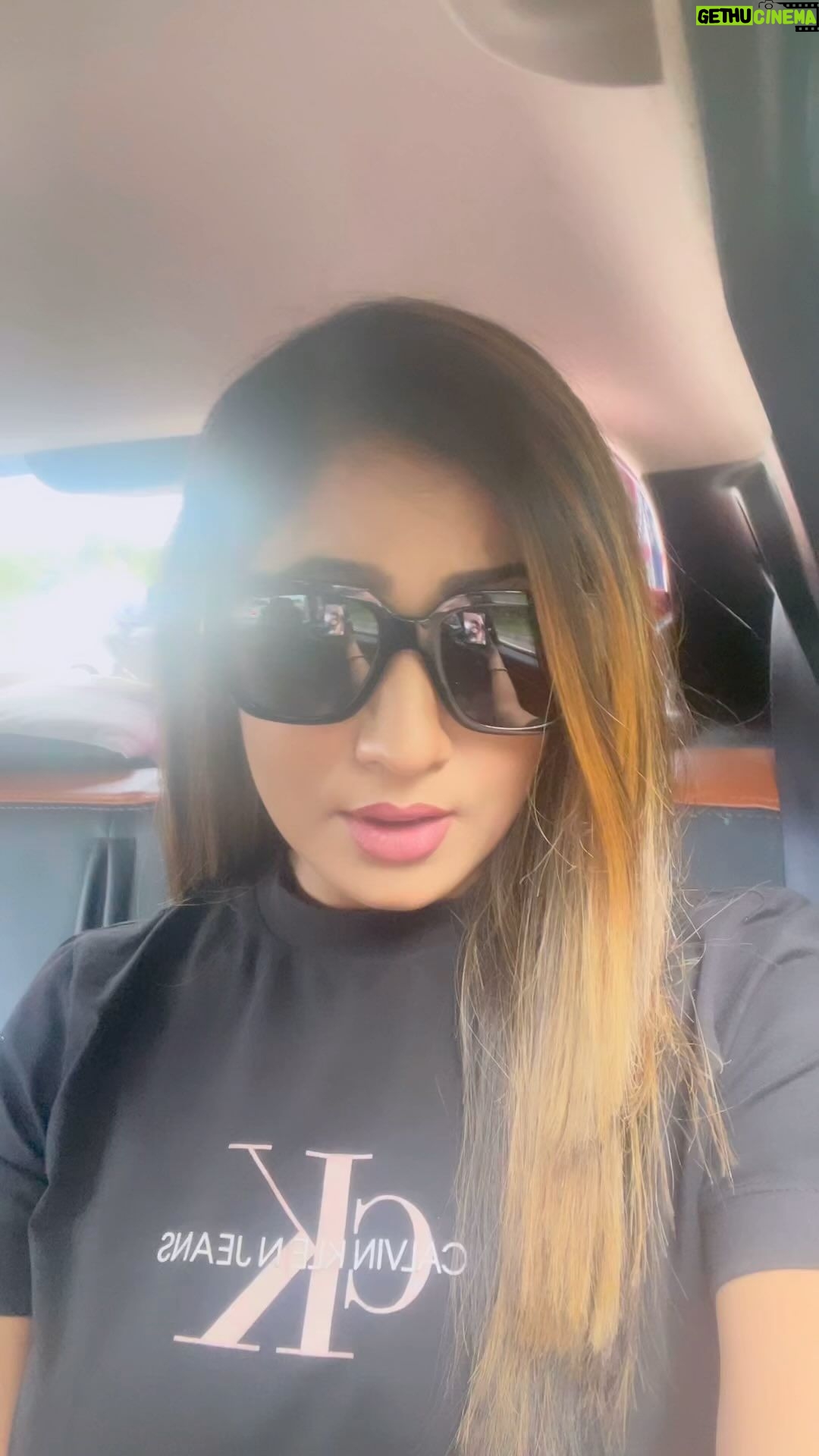 Lipsa Mishra Instagram - Gadi main baithe Kya karti😝