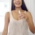 Lisa Haydon Instagram - #AD L’Oreal Paris Hyaluronic Acid Serum is my go to product for dewy and plumpy skin. This magical serum replumps my skin in 1 hour and since I have been using it consistently in my skin care routine it has reduced my fine lines and wrinkles. A must try! #ILoveHA #LOrealParis #LOrealParisIndia #HyaluronicAcid #Serum