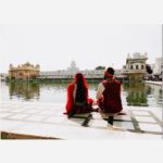 Loveleen Kaur Sasan Instagram - May the teachings of Guru Nanak Dev Ji continue to guide us as we strive to spread his message of equality, love, and compassion for all.🙏🏻🙌🏻🙏🏻 💐🌺🌸Happy Gurupurab🌸🌺💐 Amritsar- Golden Temple