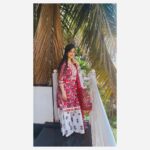 Loveleen Kaur Sasan Instagram - Do what makes your soul shine✨✨ Wearing✨@evesdeal ✨